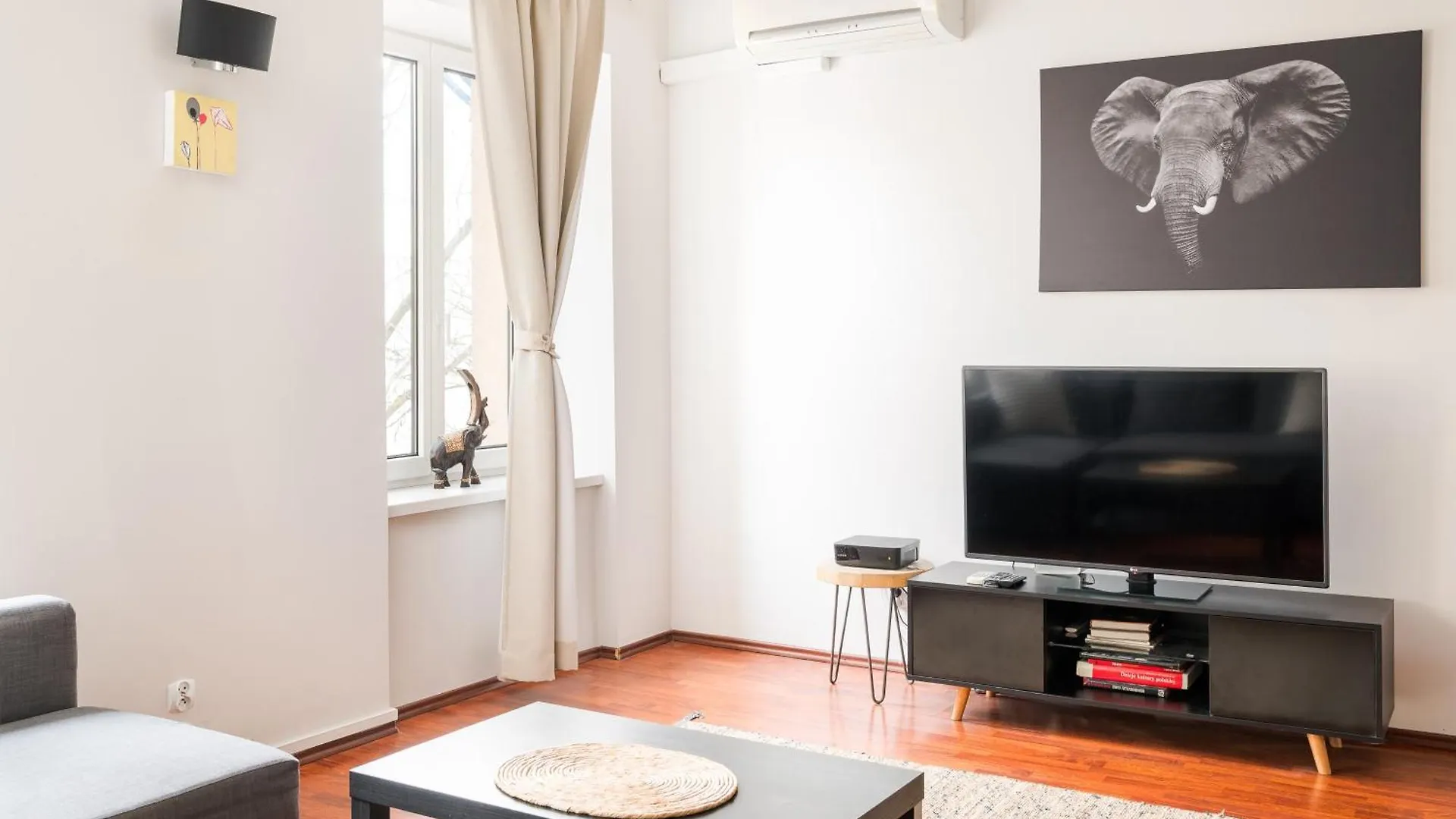 Emilii Plater City Center Apartment Warsaw 0*,  Poland
